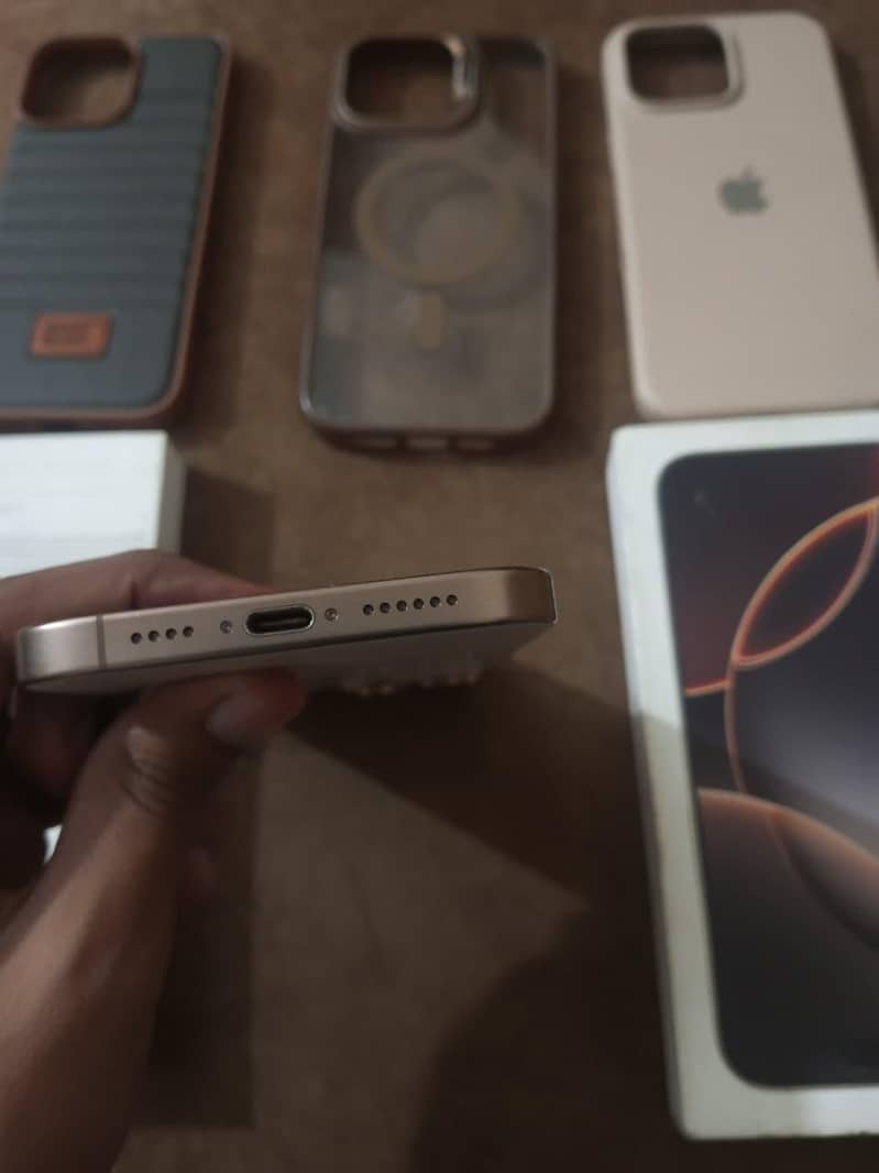Apple iPhone 16 Pro Max 1