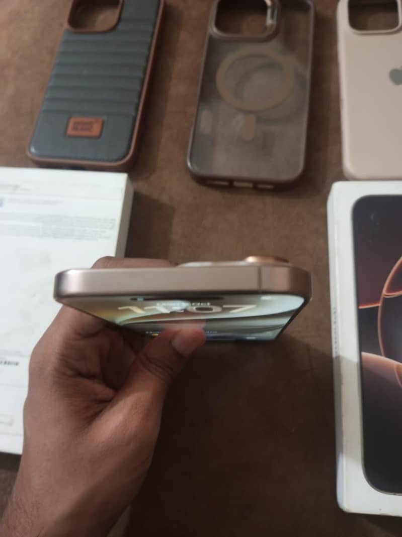 Apple iPhone 16 Pro Max 5
