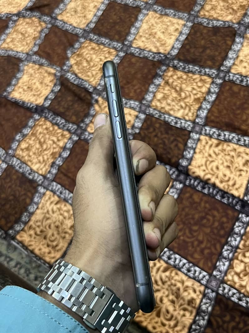Apple iPhone 11 JV 3