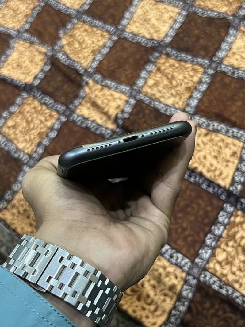 Apple iPhone 11 JV 6