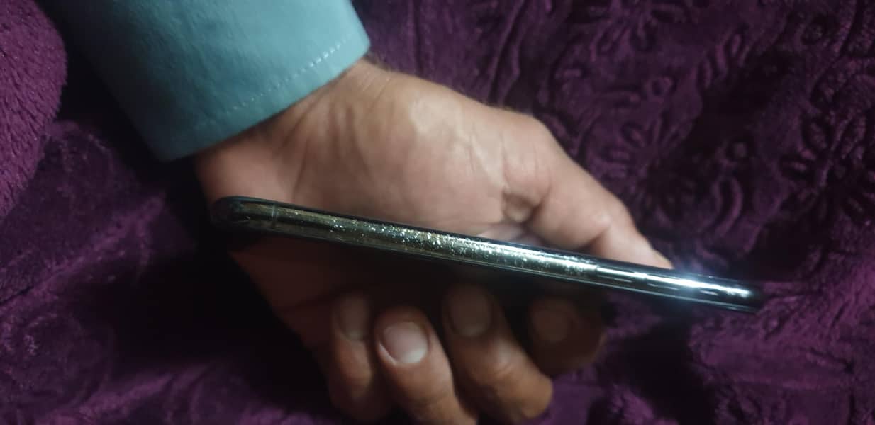 Apple iPhone X 5
