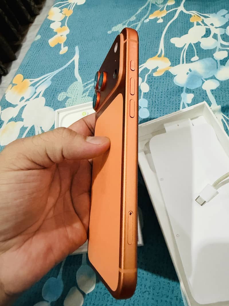 Apple iPhone 17 Pro Max 4
