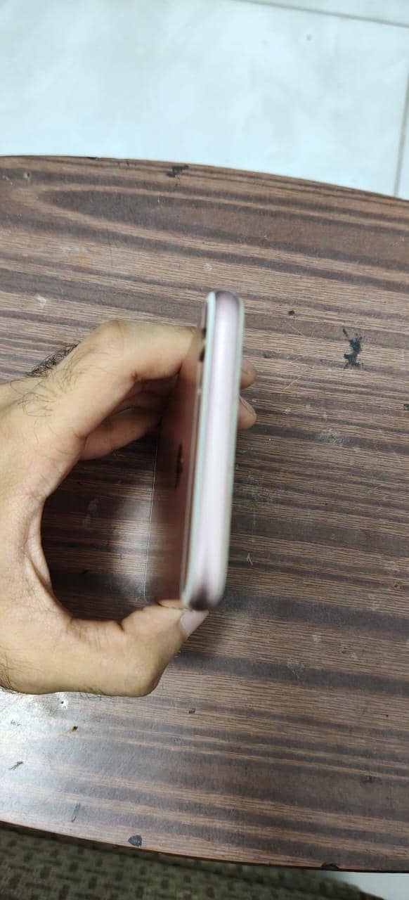 Apple iPhone 6S 5