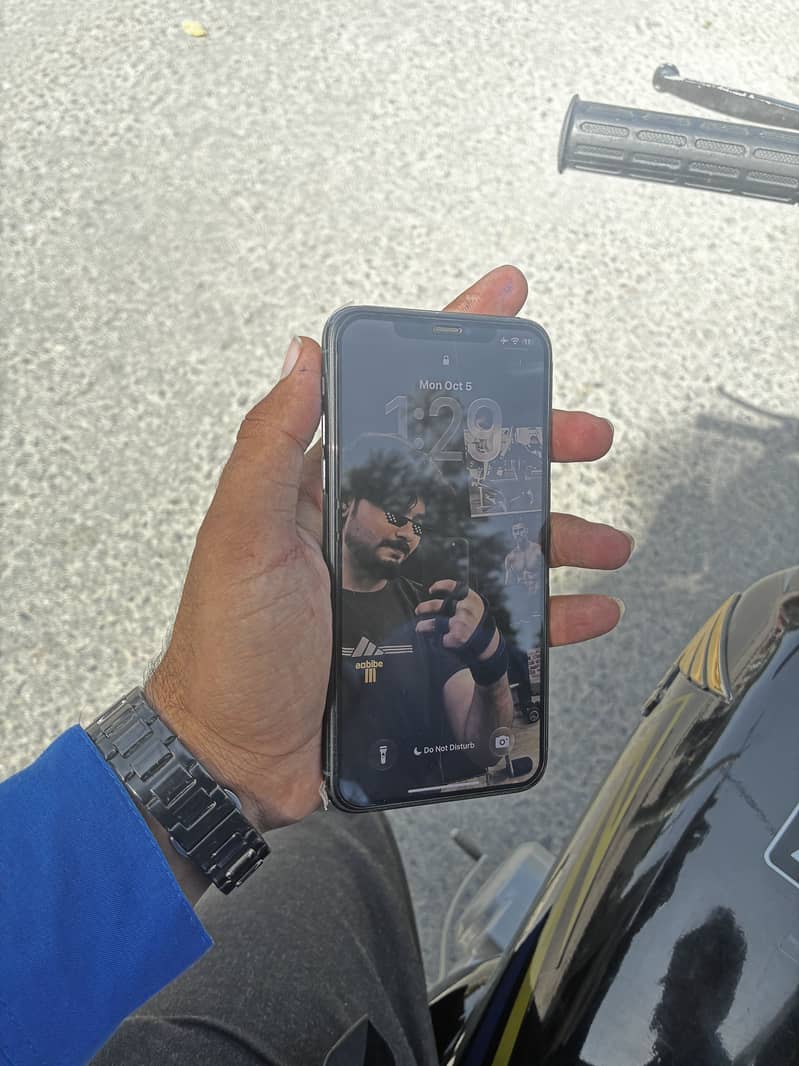 Apple iPhone 11 Pro Max 2