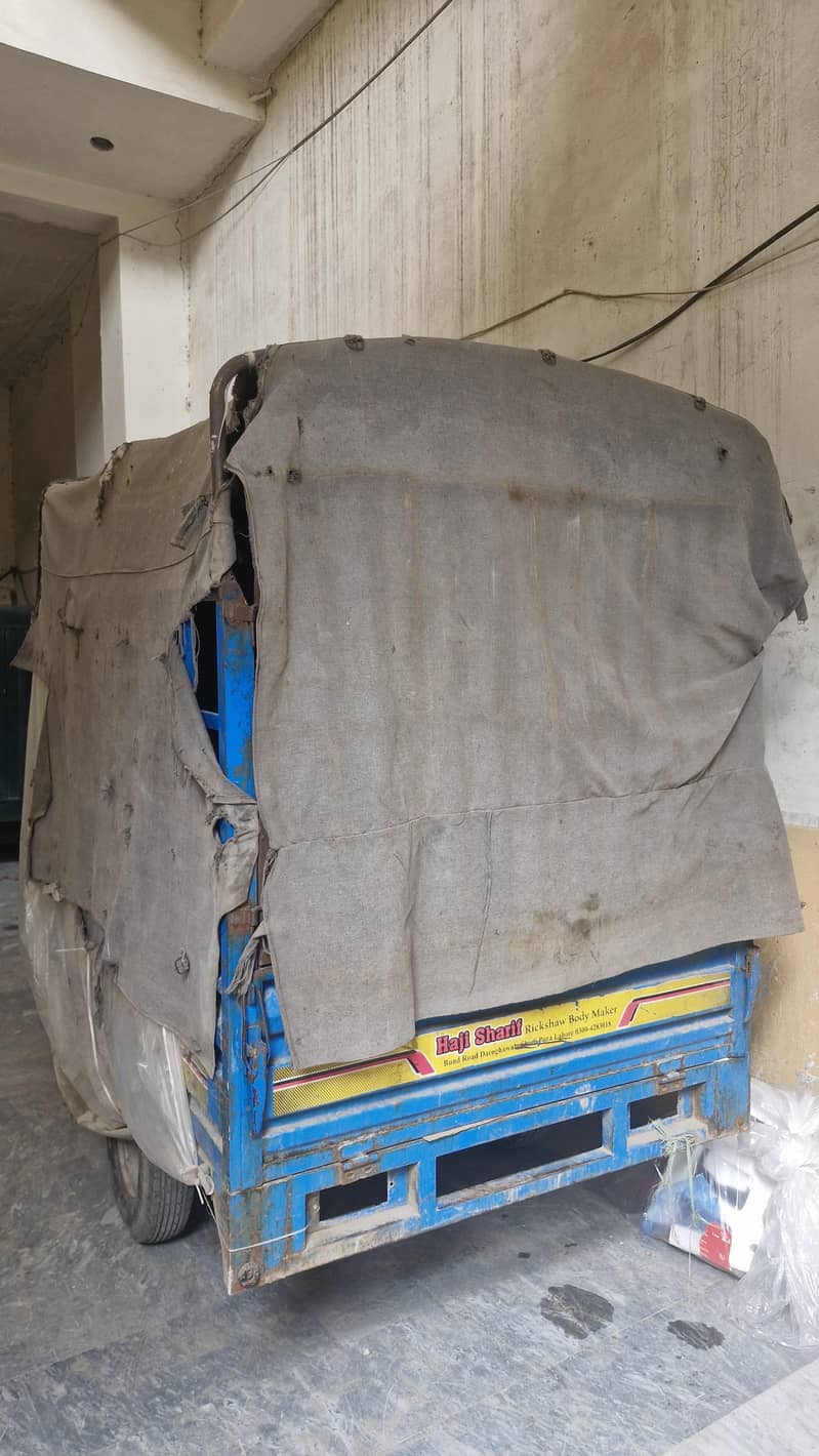 United 110 loader Rickshaw 4
