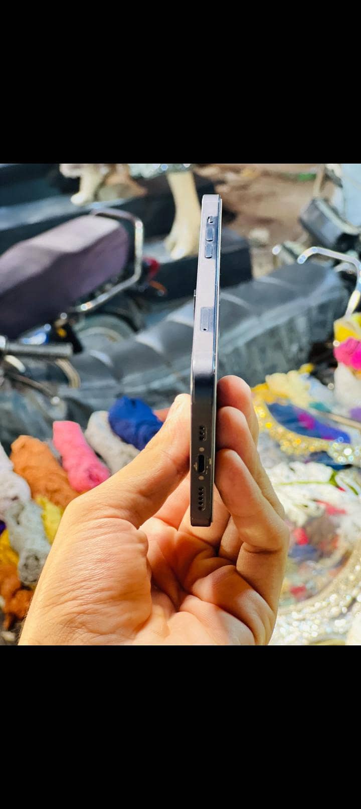 iPhone 13 Blue 4