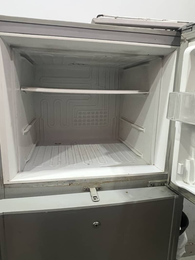 Pel Medium size regrigerator 2