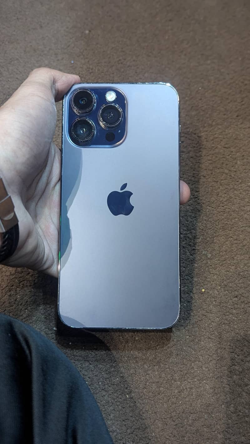 Apple iPhone 14 Pro Max 1