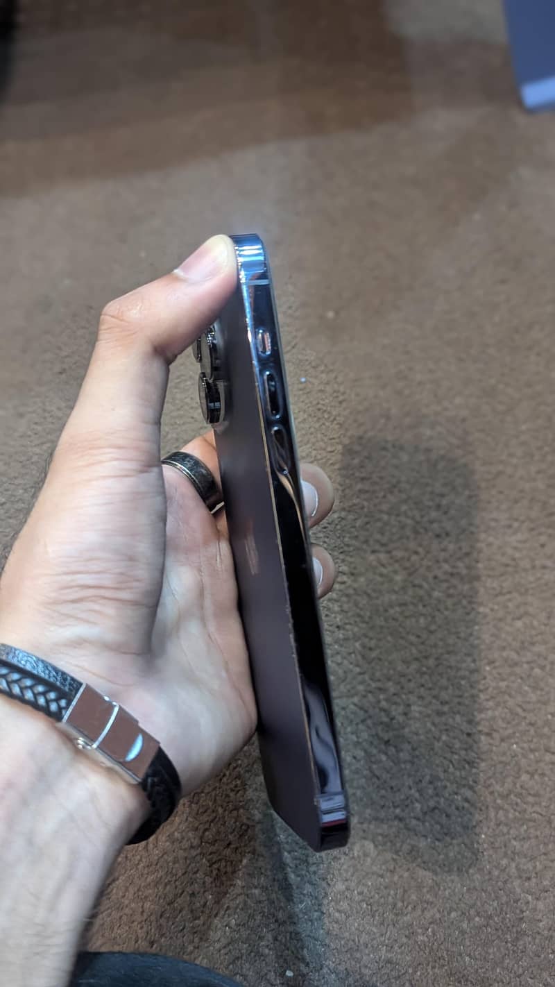 Apple iPhone 14 Pro Max 2