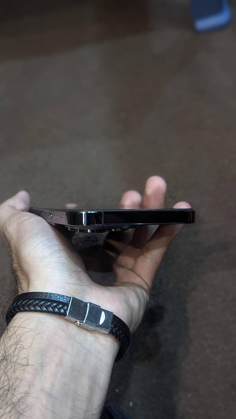Apple iPhone 14 Pro Max 4