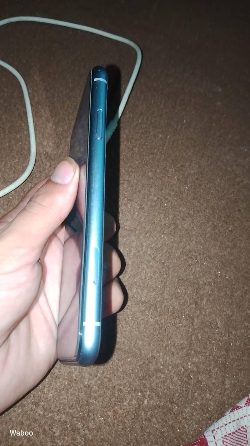 Apple iPhone 11 3