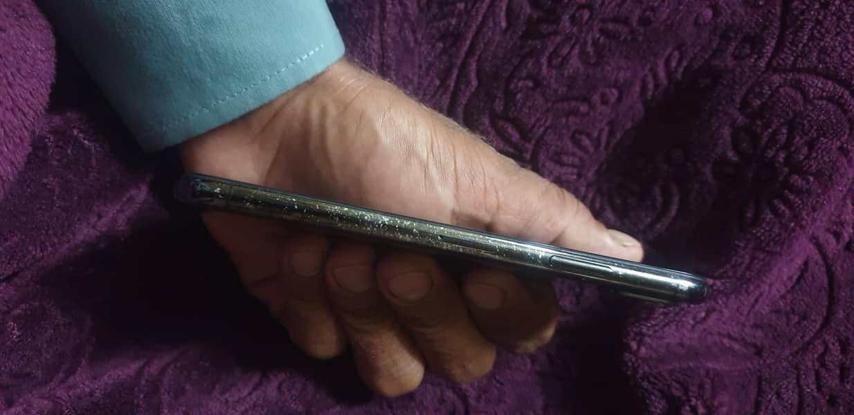Apple iPhone X 2