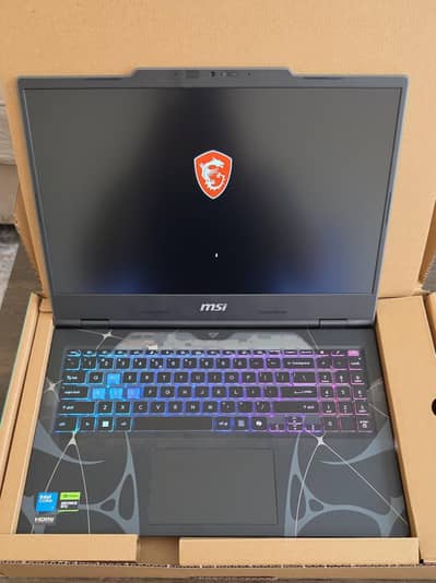 MSI CYBORG 15 brand New/RTX 5060 8GB /CORE ULTRA 7/FHD 144HZ/GAMING