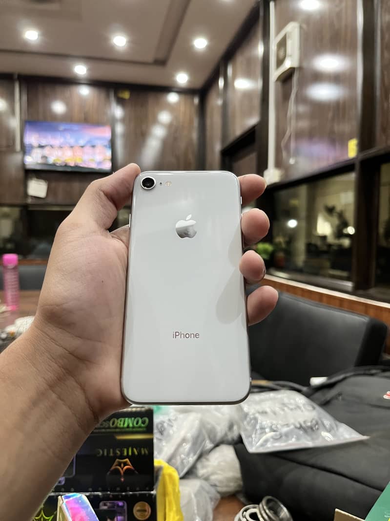 Apple iPhone 8 4