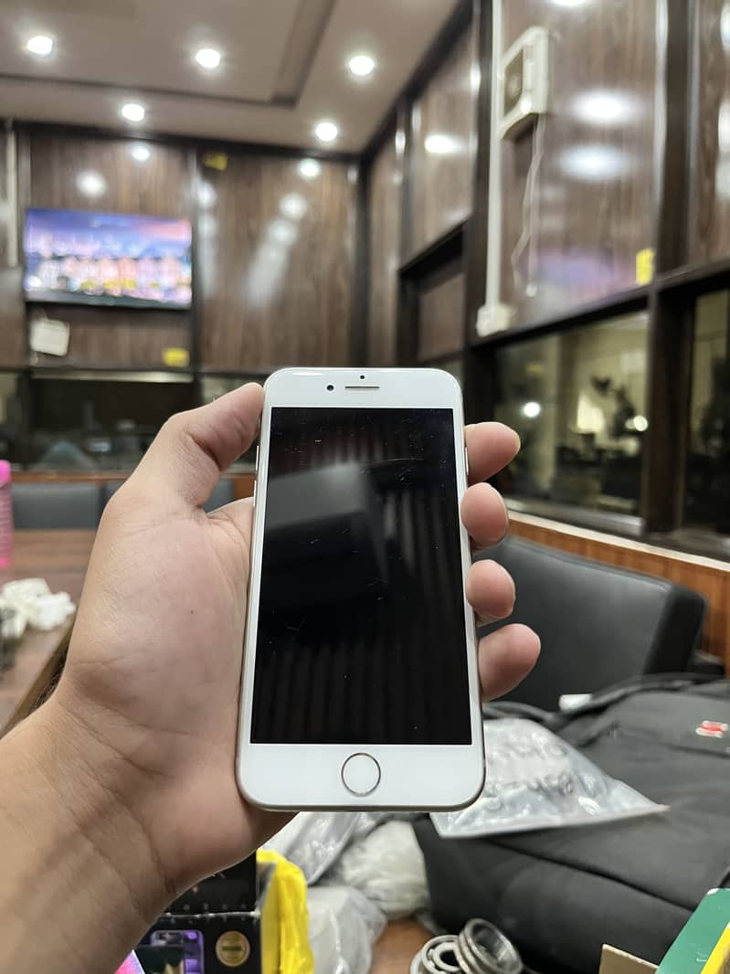 Apple iPhone 8 5