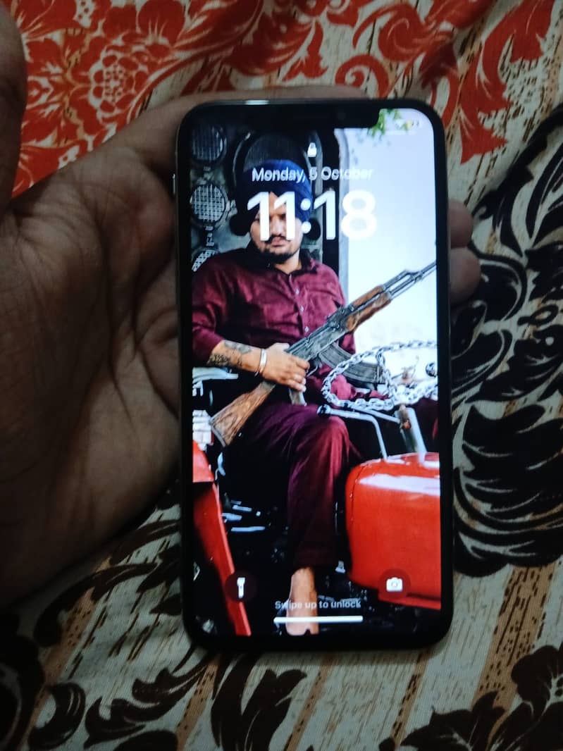 Apple iPhone X 4