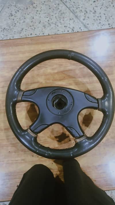 momo steering wheel sport style and compatible for any car