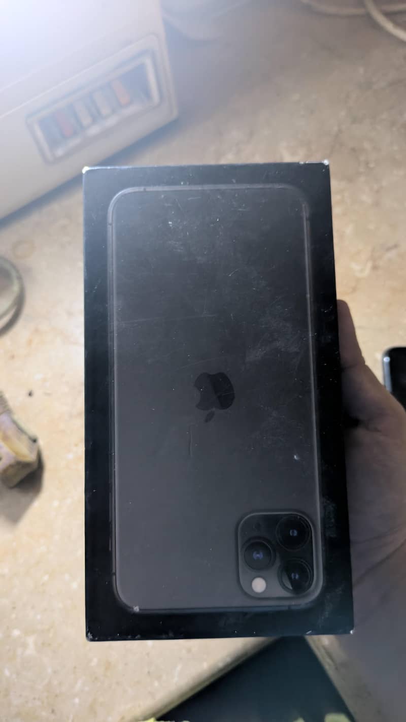 Apple iPhone 11 Pro Max 2