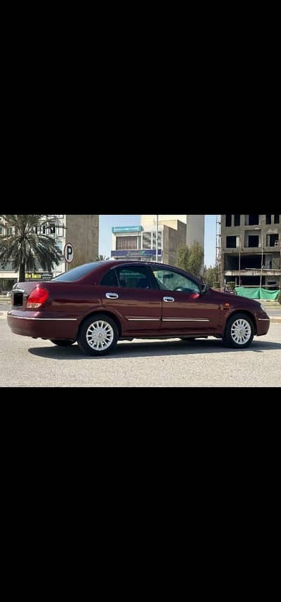 Nissan Sunny 2010