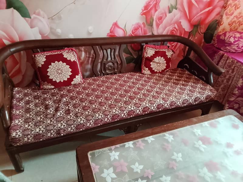 5 seater sofa set with table 0