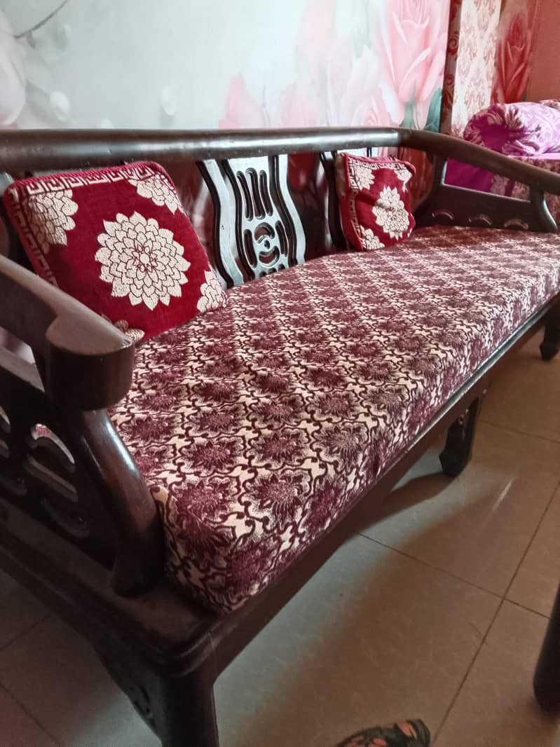 5 seater sofa set with table 6