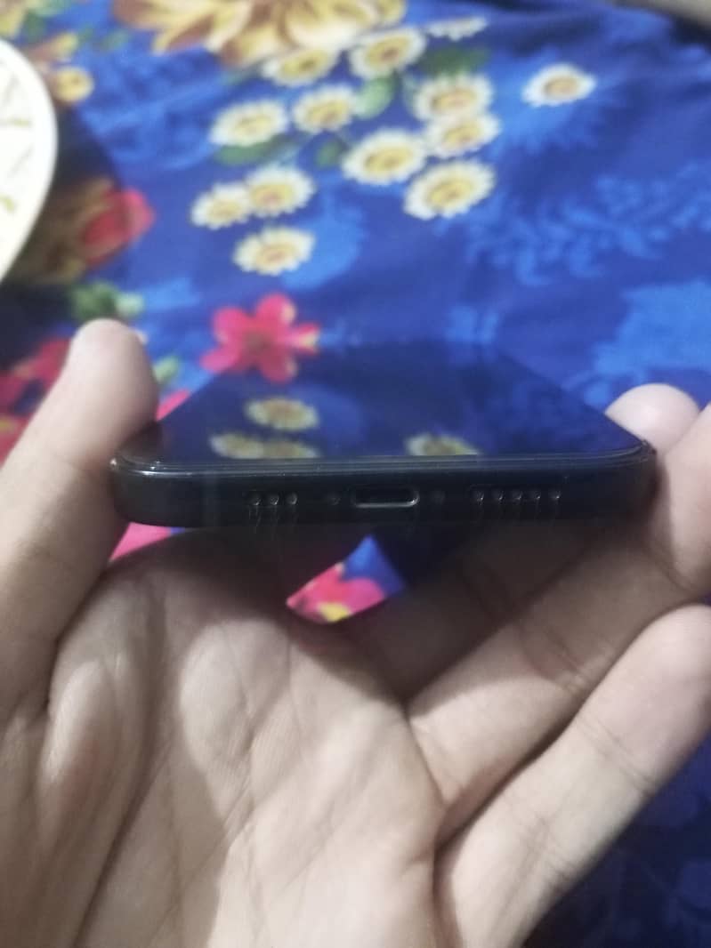 Apple iPhone 12 3