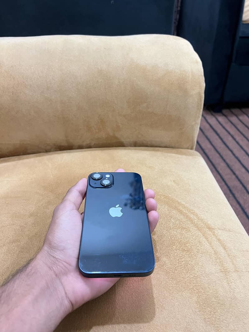 Apple iPhone 13 6
