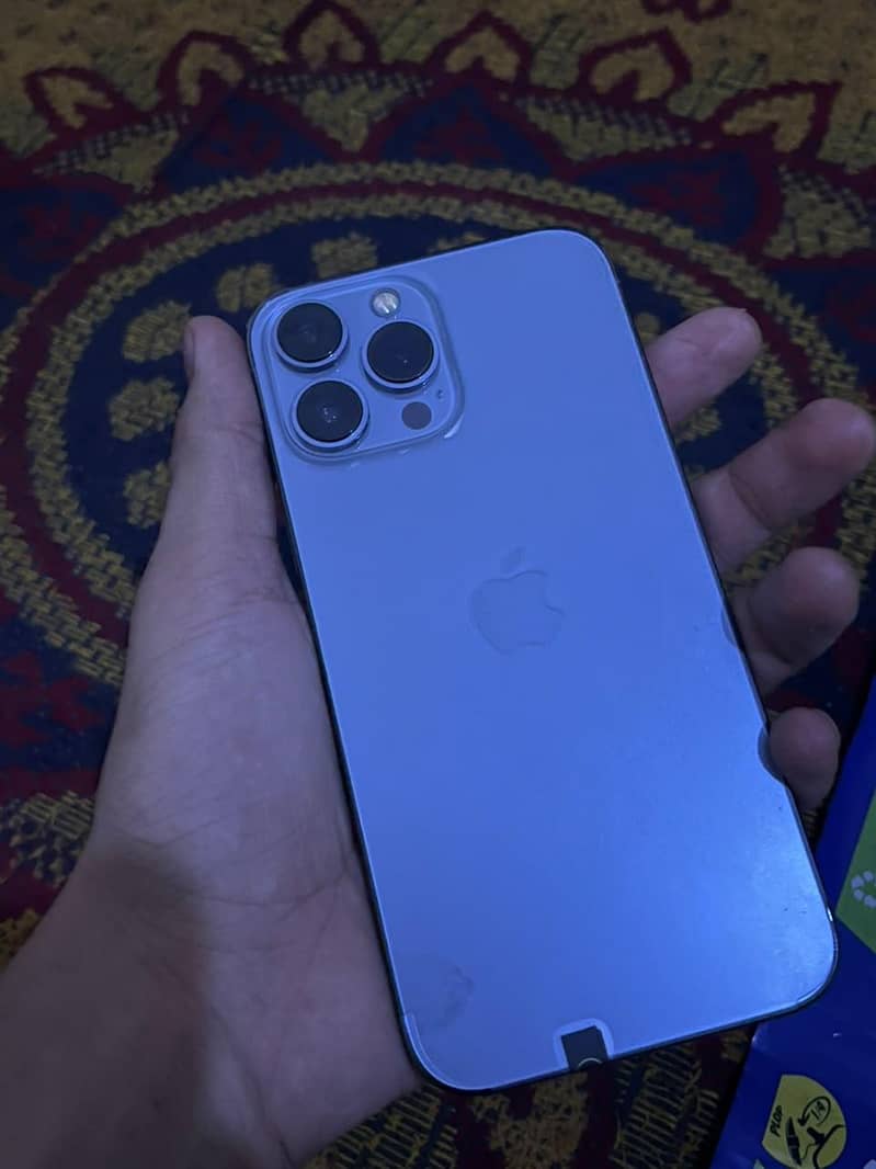 Apple iPhone 13 Pro Max 0