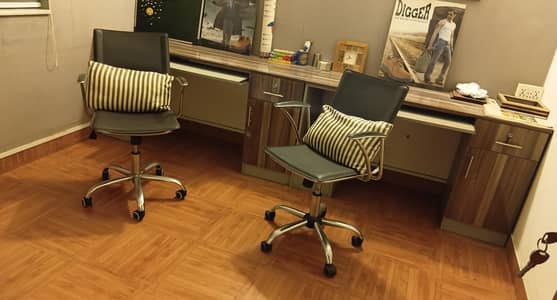 SET OF 2 WORKSTATIONS/ DESKS WITH CHAIRS.