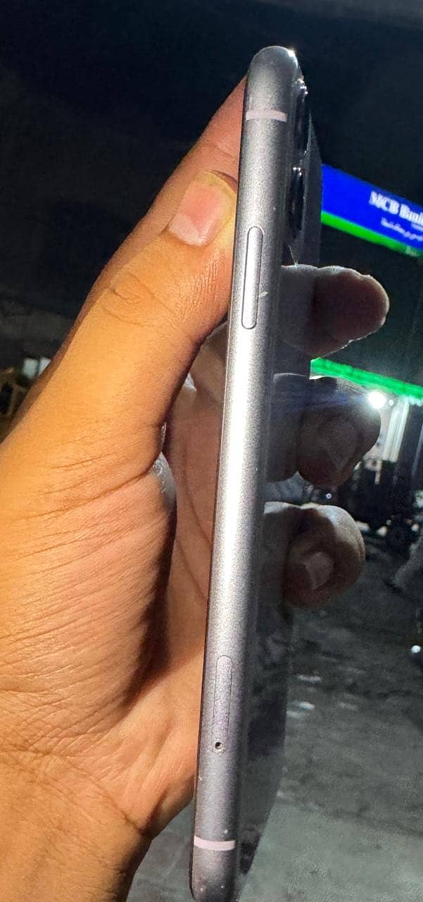 Apple iPhone 11 5