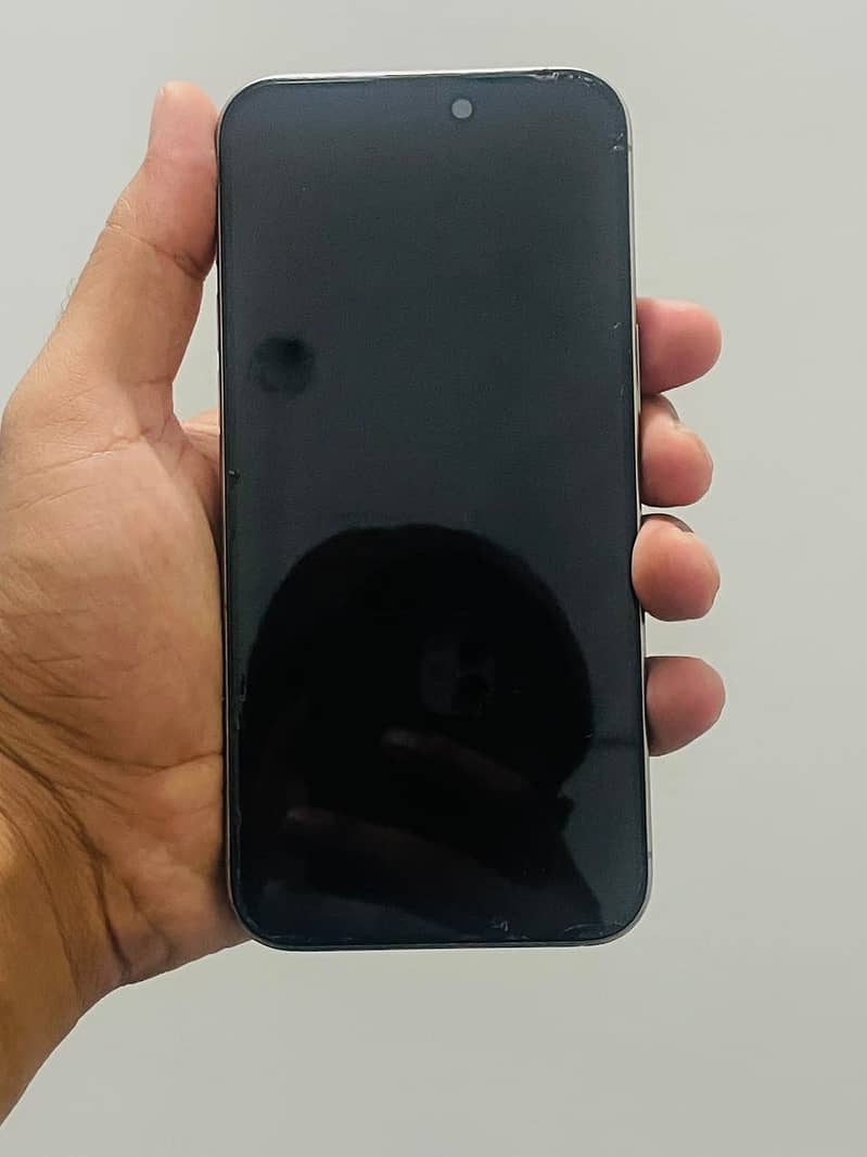 Apple iPhone 15 Pro Max 4