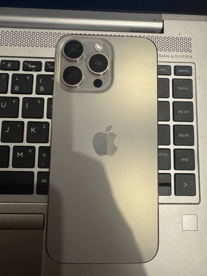 Apple iPhone 15 Pro Max 5
