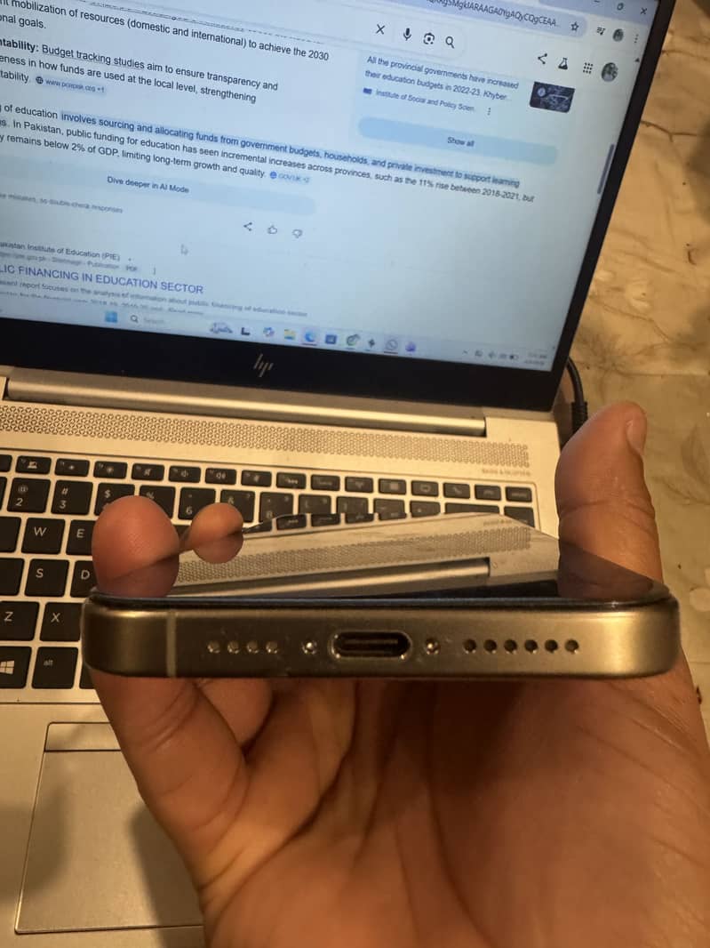Apple iPhone 15 Pro Max 6