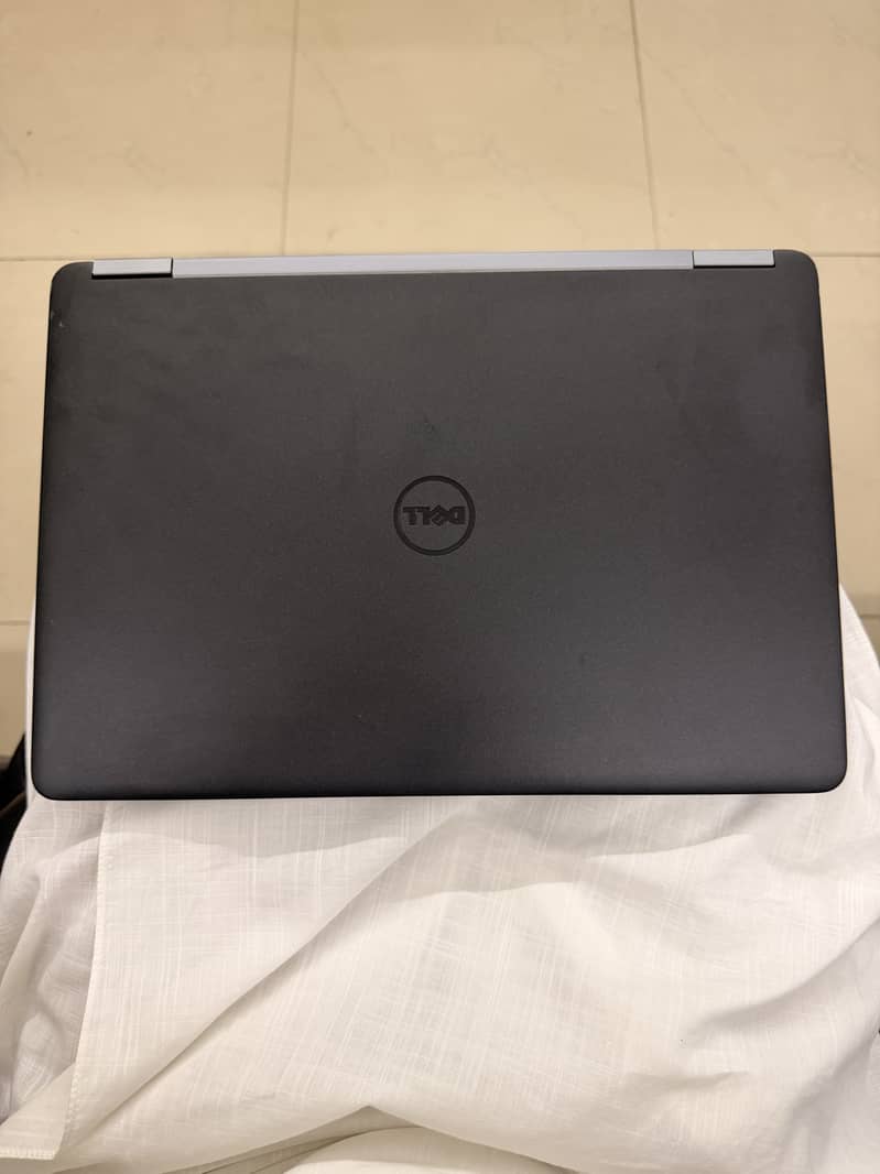 Dell Latitude E7270 0