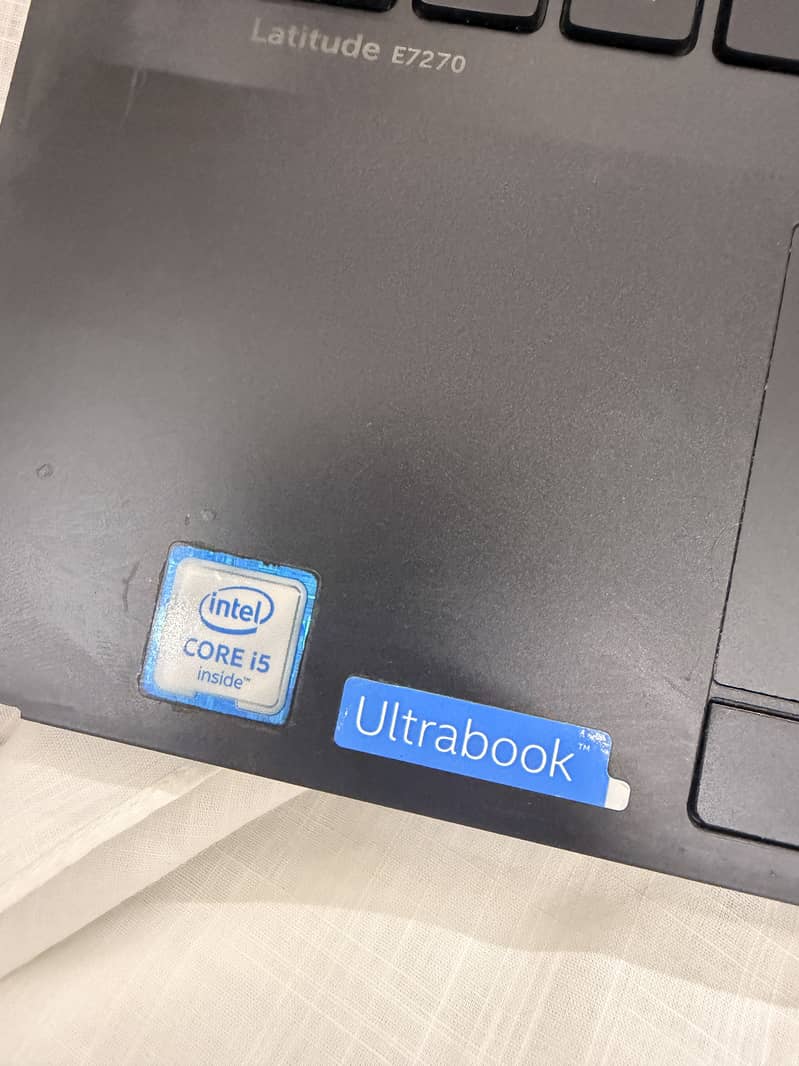 Dell Latitude E7270 6