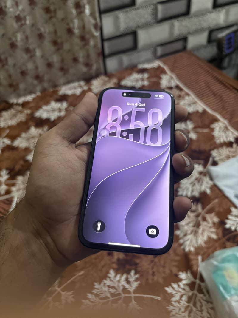 Apple iPhone 15 4