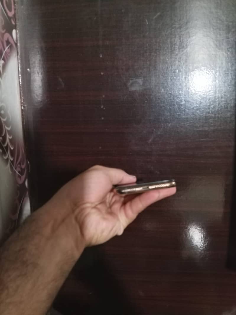 Apple iPhone 11 Pro 1