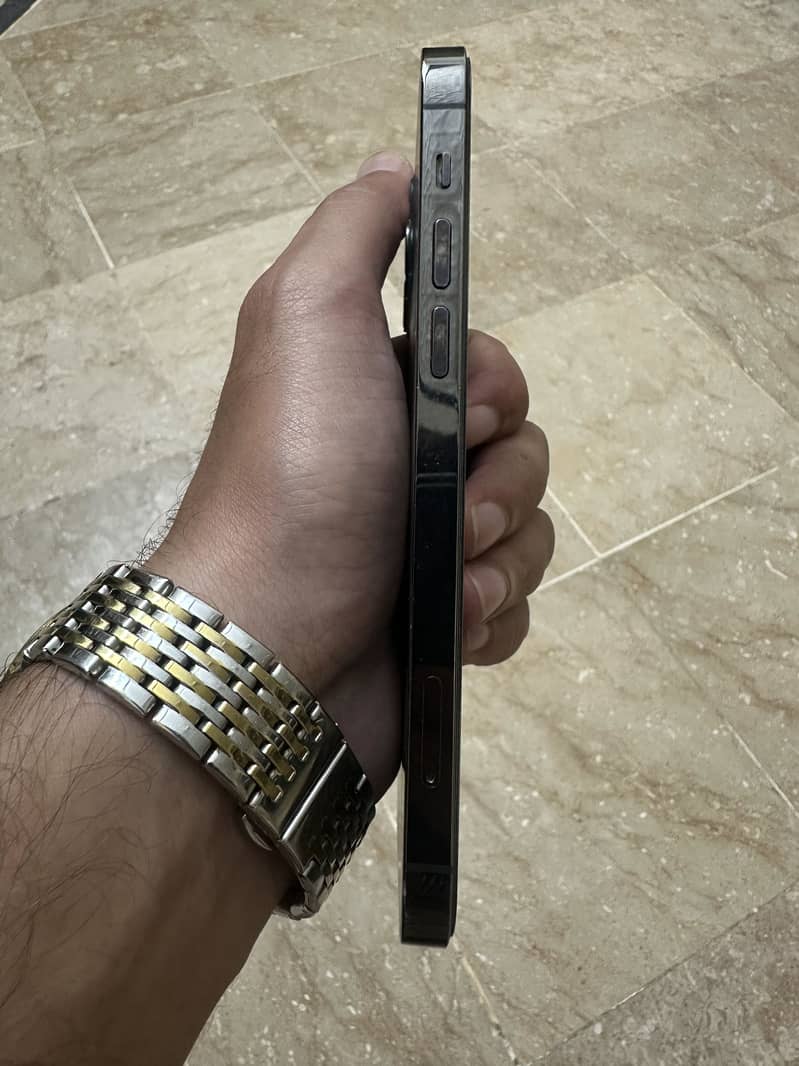 Apple iPhone 12 Pro 3
