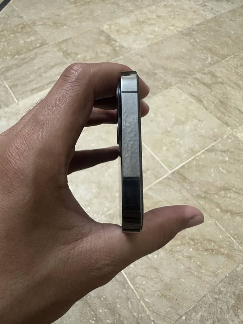 Apple iPhone 12 Pro 4