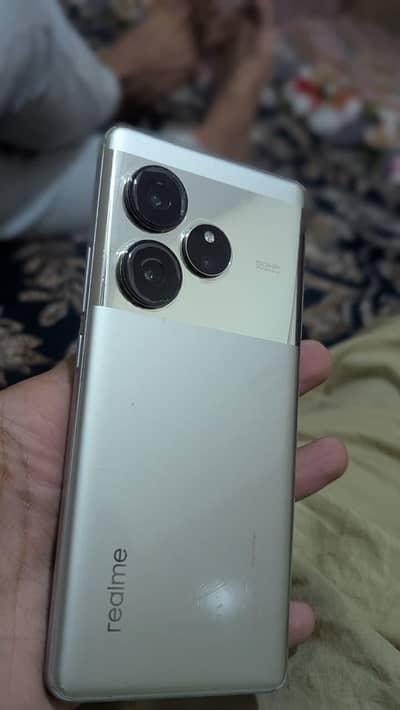 Realme GT 6