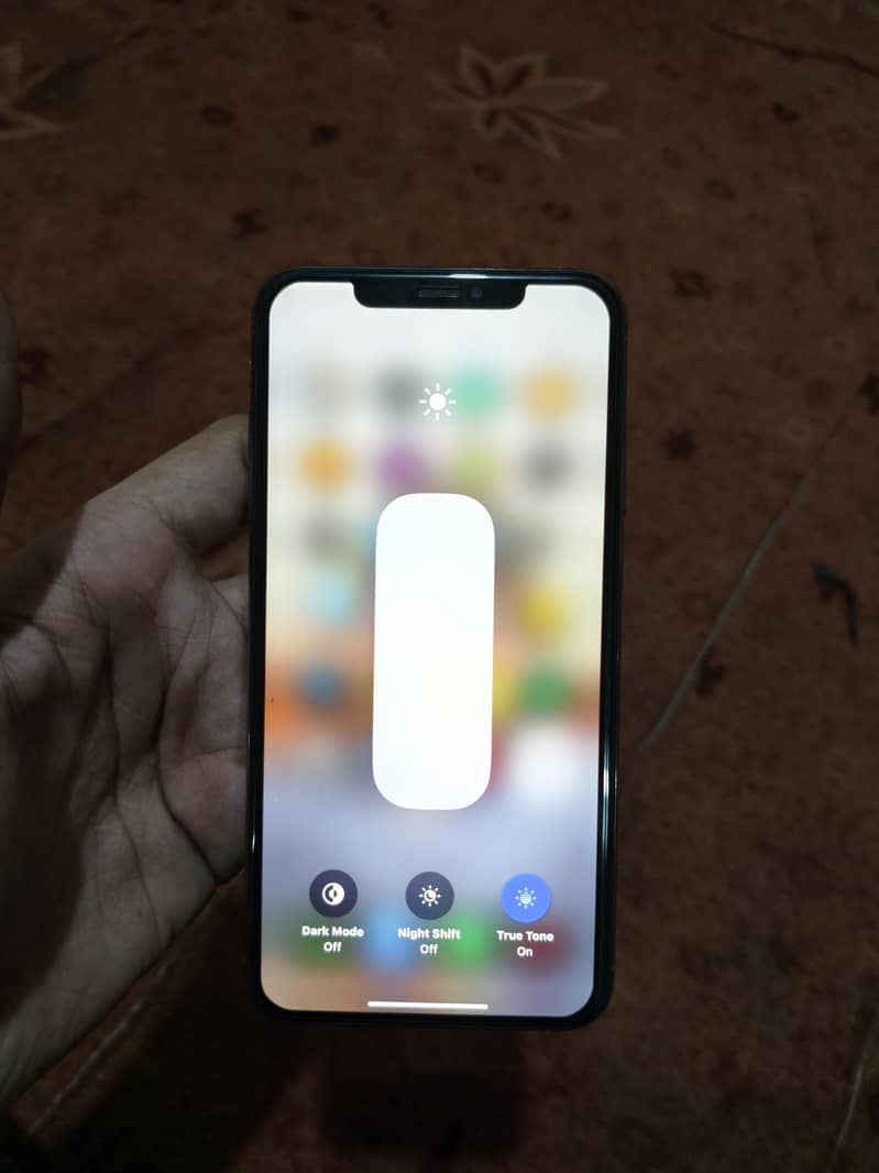 Apple iPhone XS Max 7