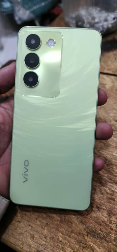 Vivo Y100