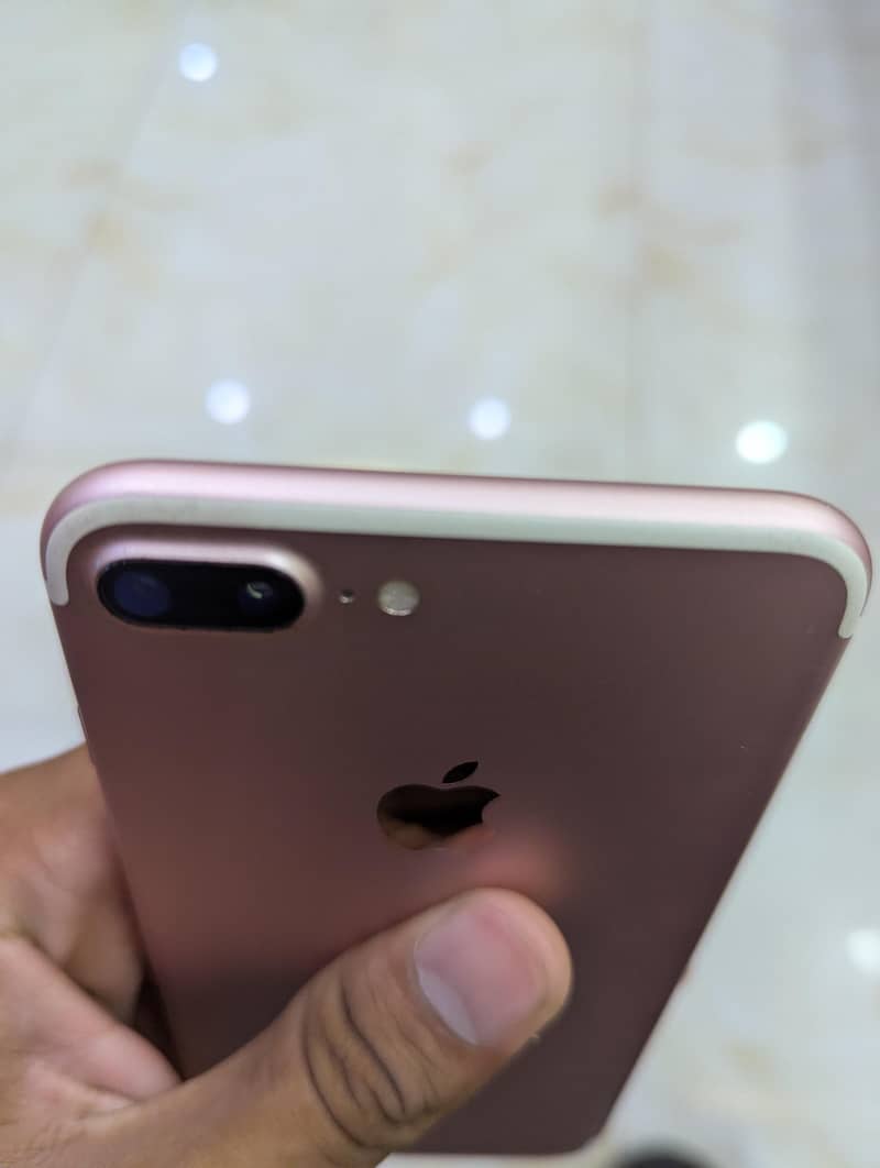 Apple iPhone 7 Plus 1