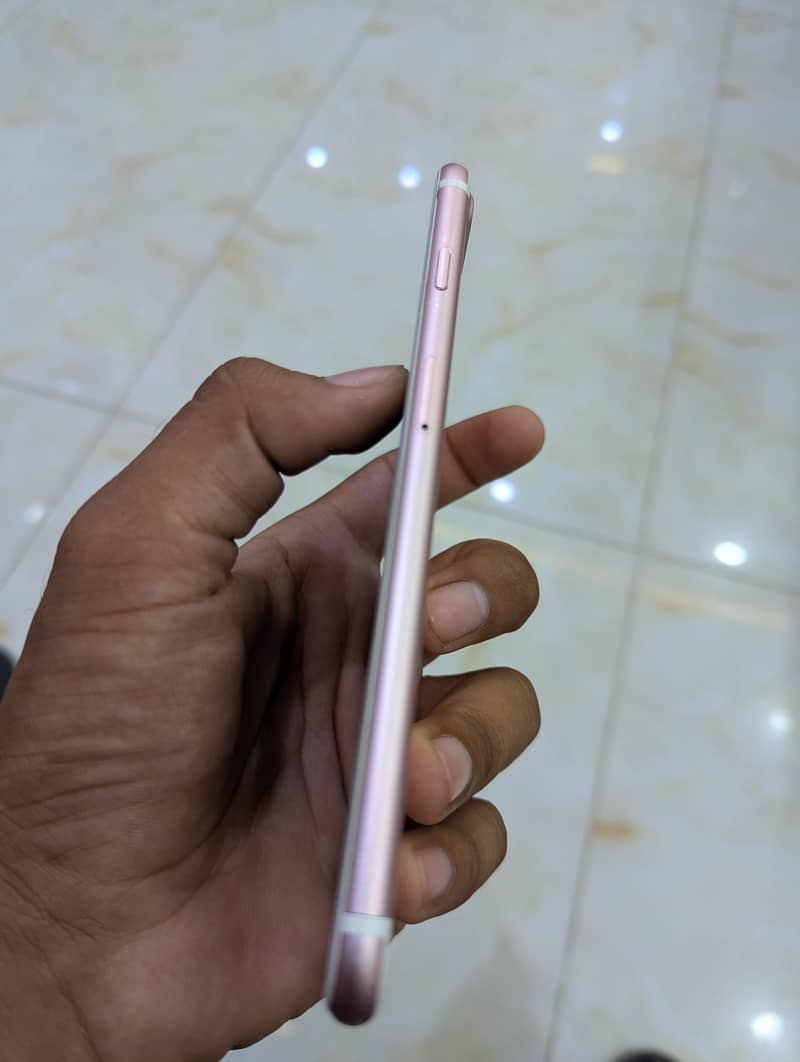 Apple iPhone 7 Plus 3