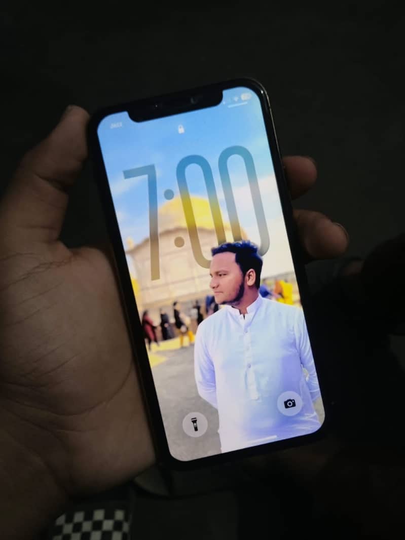 Apple iPhone 11 Pro 6