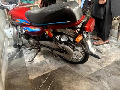 18 model akeli kafi hai sath 10/9 edition engine all ok