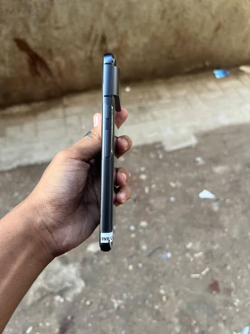 Google Pixel 8 3