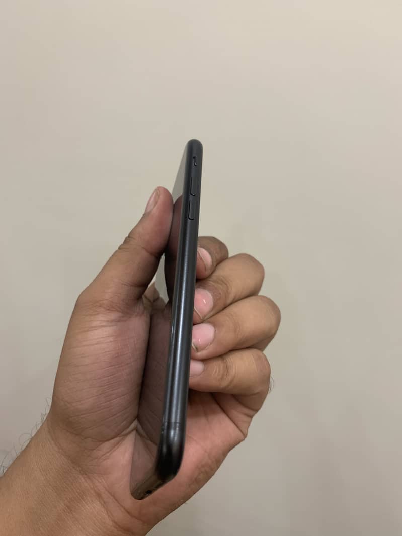 Apple iPhone SE 4