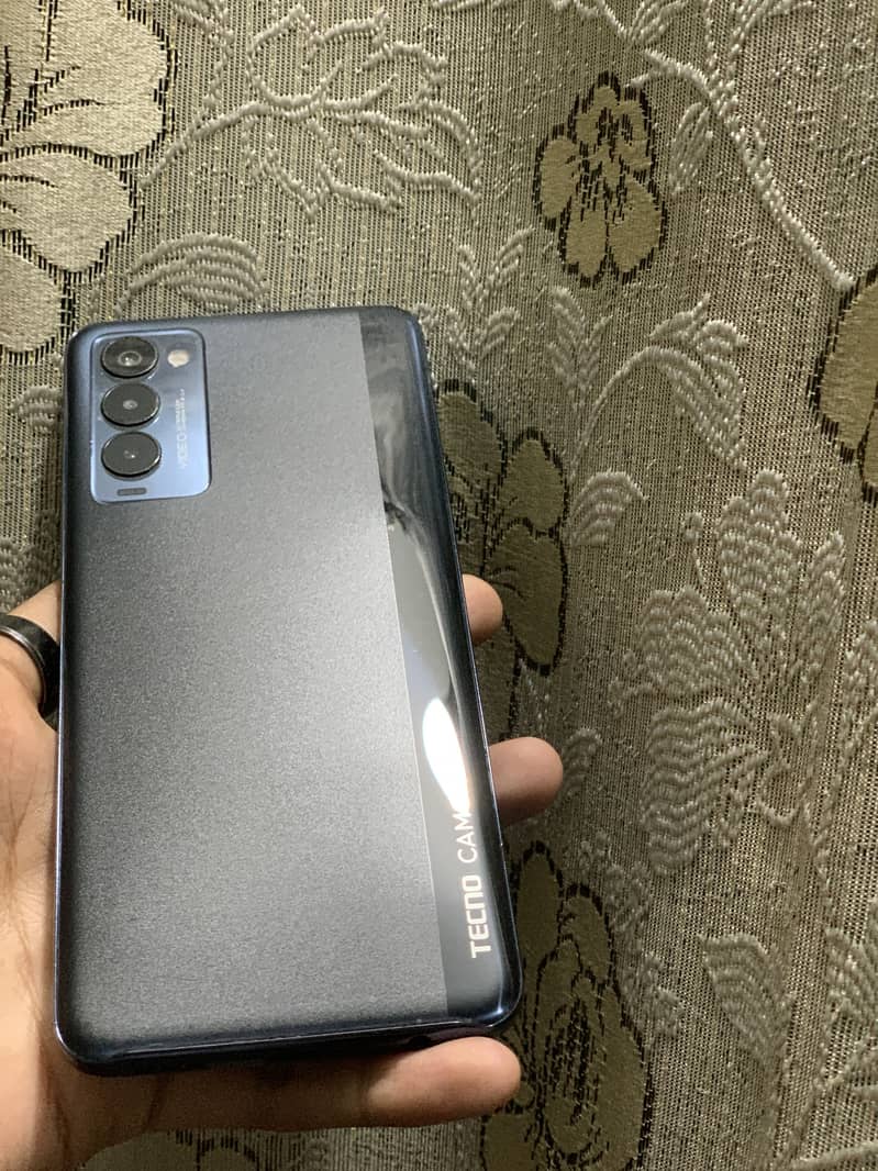 Tecno Camon 18P 1