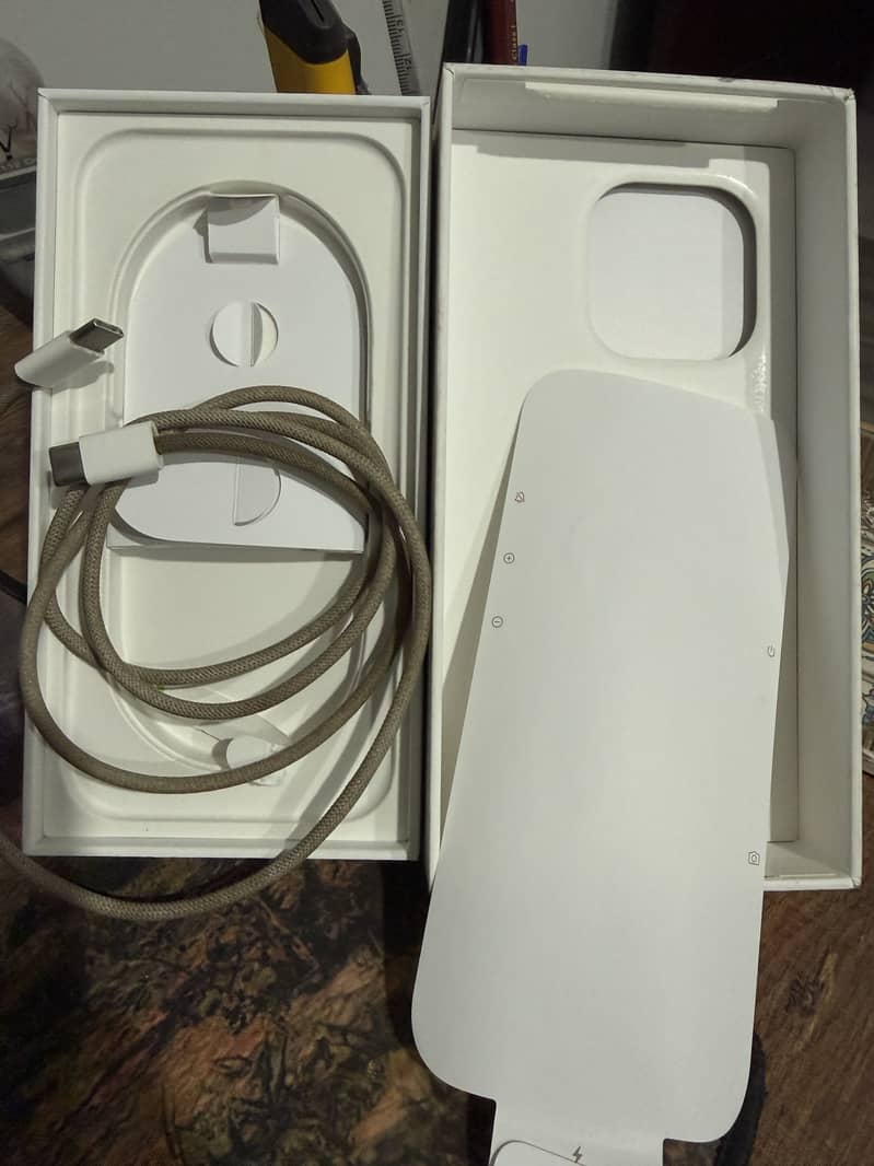 Apple iPhone 16 Pro 6